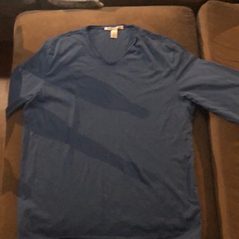 Kenneth Cole v-neck long sleeved tee